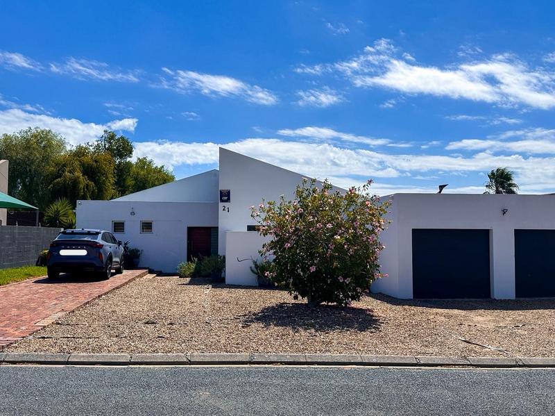 3 Bedroom Property for Sale in Wellway Park East Western Cape